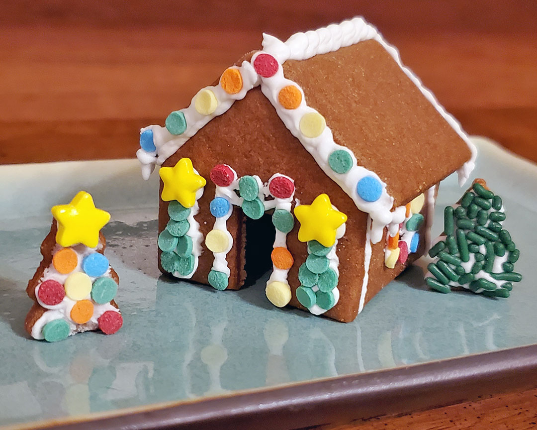 Miniature Kawaii Gingerbread House Tutorial